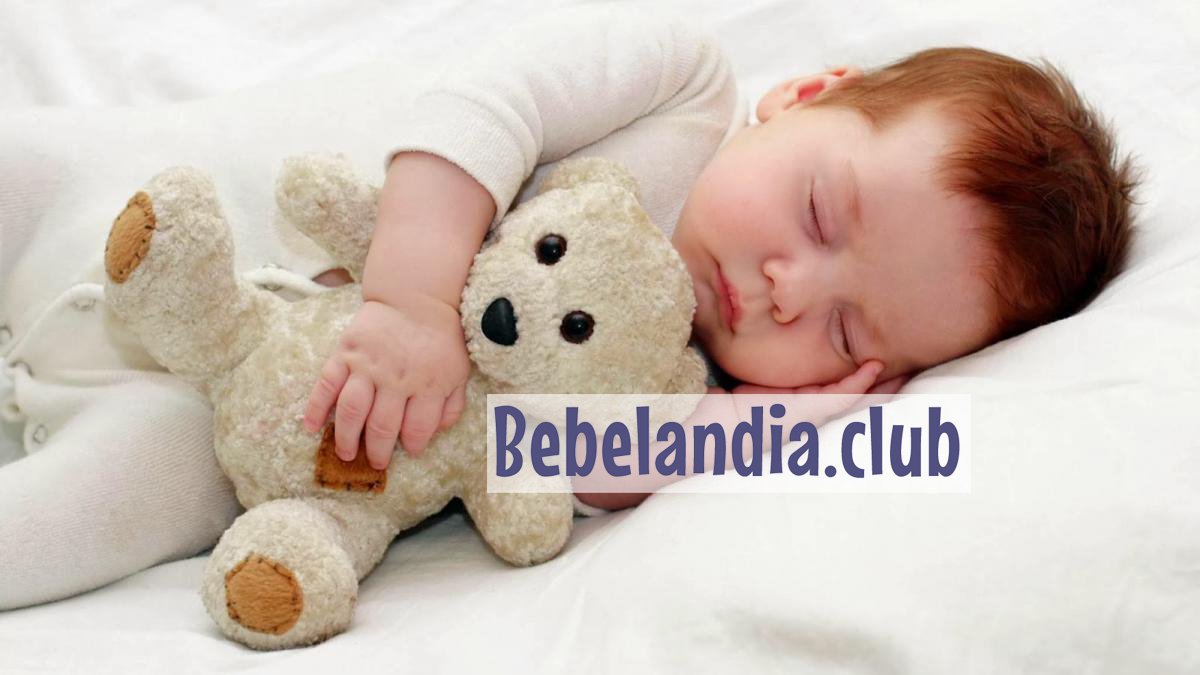 cómo dormir a un bebé de lado
